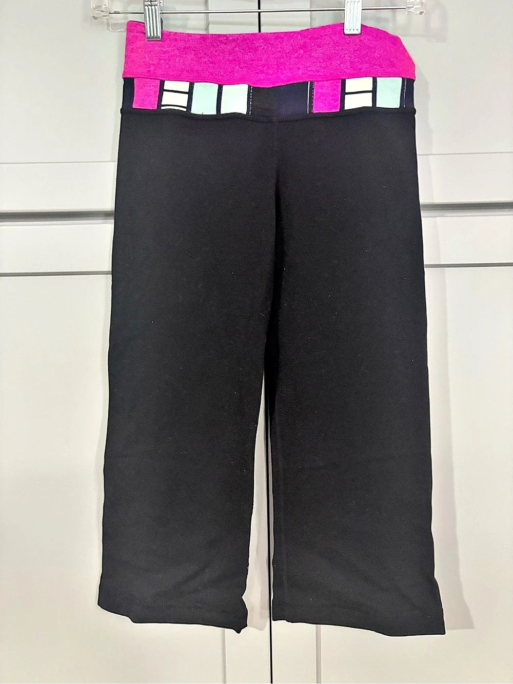 Lululemon Reversible Groove Flare Crop  No Size Tag Size Small?